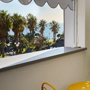 https://monolocale-attico-fronte-mare-residenza-matilde.hotelitalianriviera.com