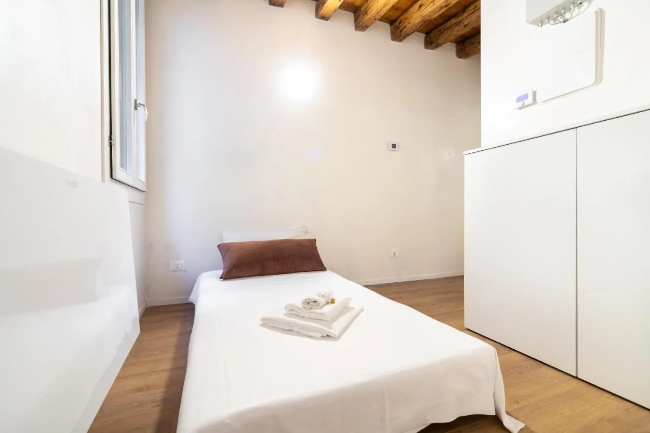 Palazzina Schiavoni Apartment Venice 0*,