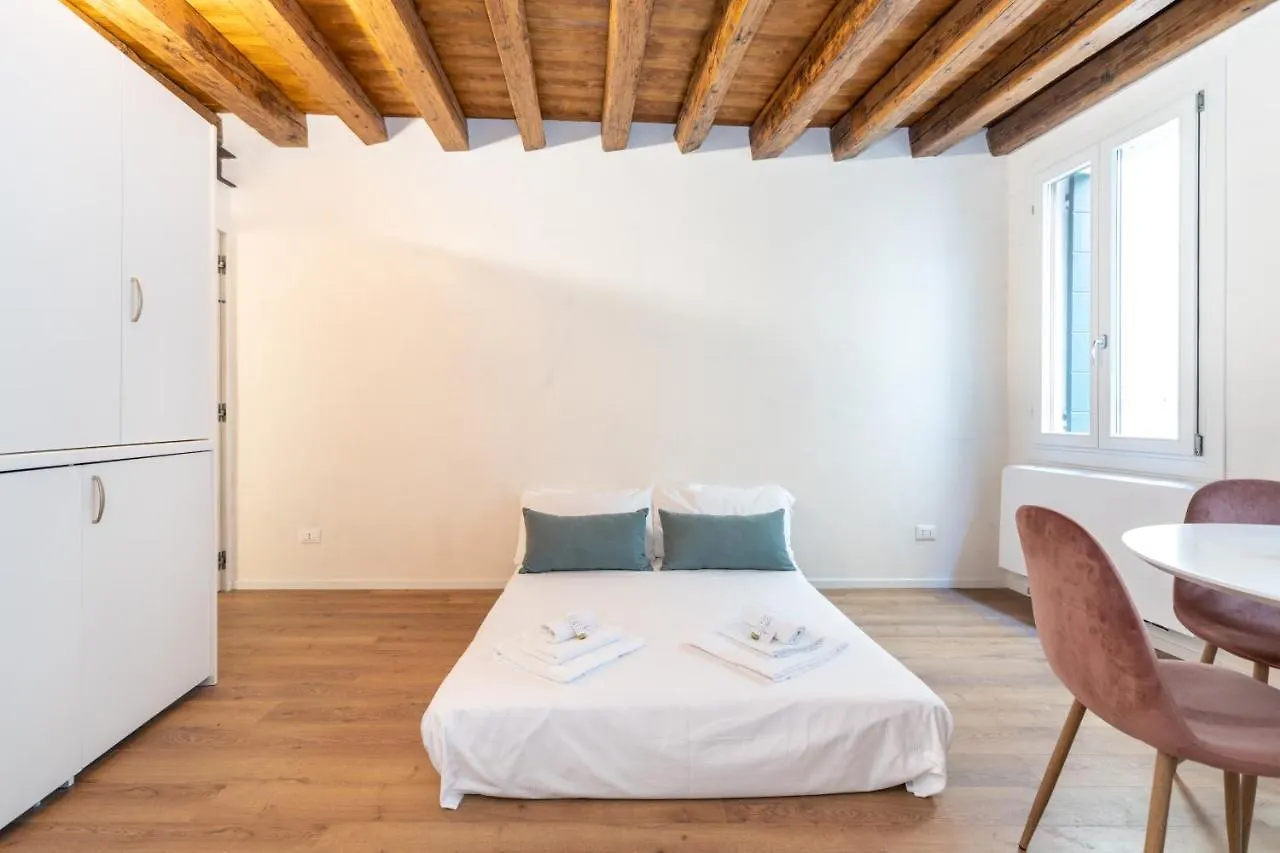 Palazzina Schiavoni Apartment Venice